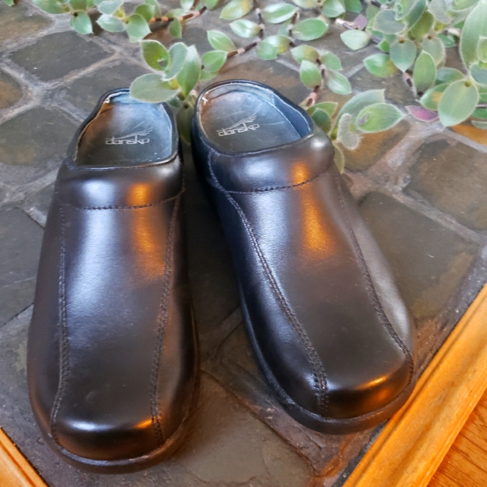 Dansko black leather comfort shoes sz 12